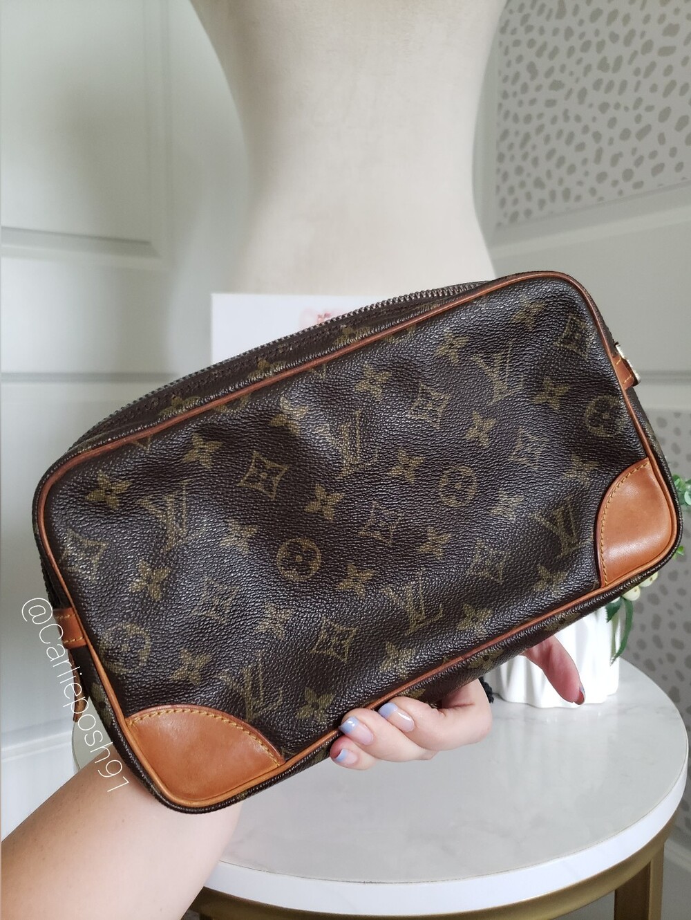 Authentic Pre-owned Vintage Louis Vuitton Monogram Marly Dragonne Clutch - Picture 3 of 13